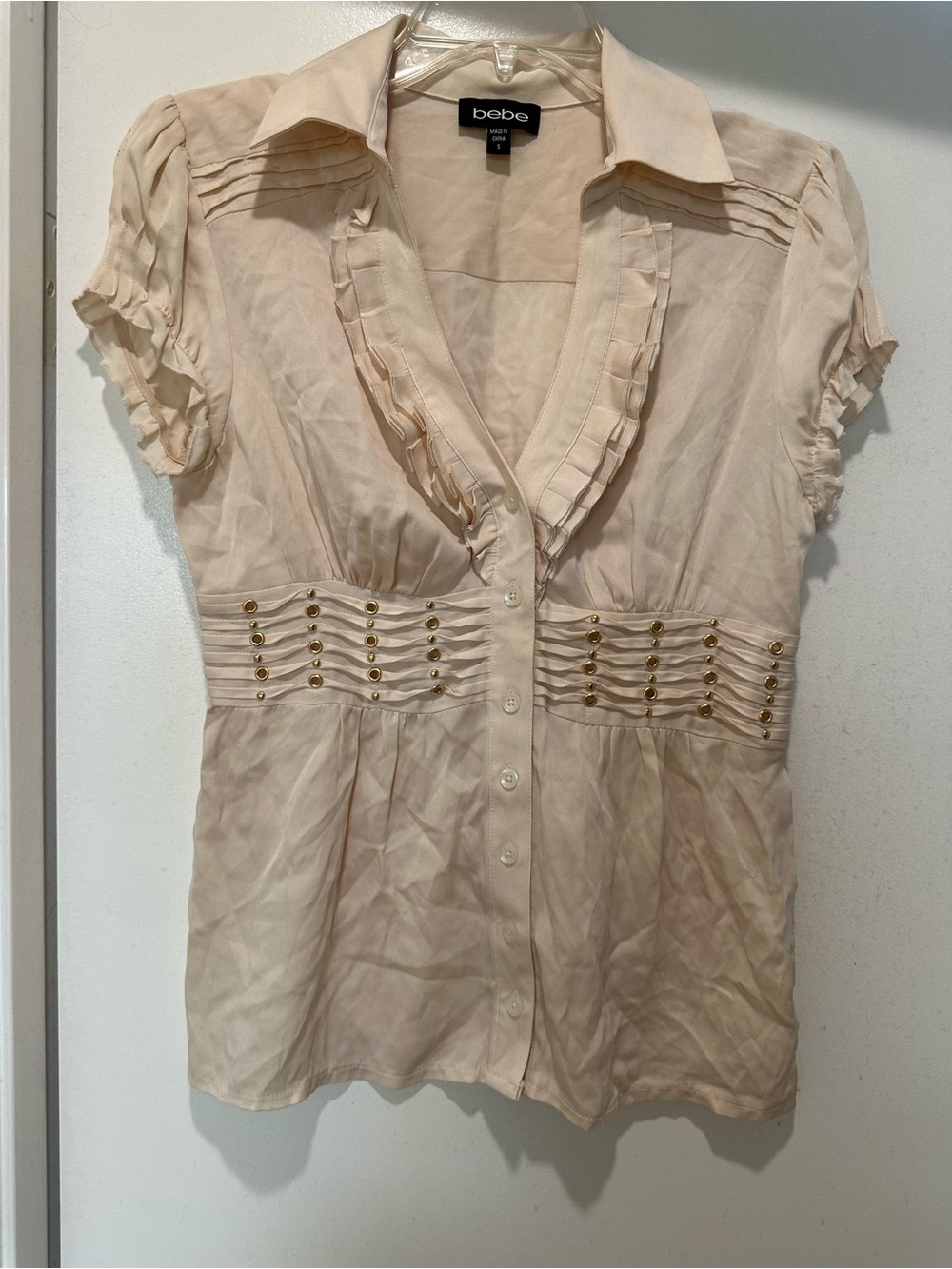bebe Cream Ruffle-Trim Button Down Top with Gold Stud Waist Size Small